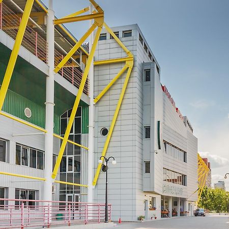 Hotel Obolon-Arena Kiev Exteriör bild